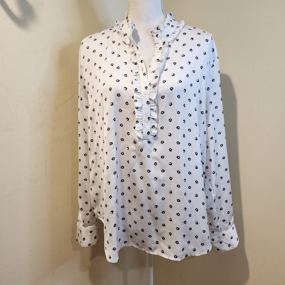 Ann Taylor ruffle collar button-down long-sleeve blouse in black and white  XL